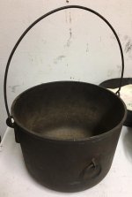 Gate Marker #8 Flat Bottom Bean Pot 1.jpg