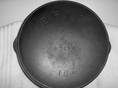 This absolute unit 15 inch cast iron was on sale for $20! : r/castiron