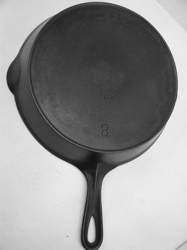 Griswold Cast Iron Skillet #6, 699 K