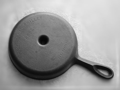 How to ID a Vintage Cast-Iron Skillet — and Tell Its Quality