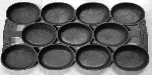 RARE #2 Made in USA ANTIQUE CAST IRON 11 HOLE MUFFIN PAN 10X7