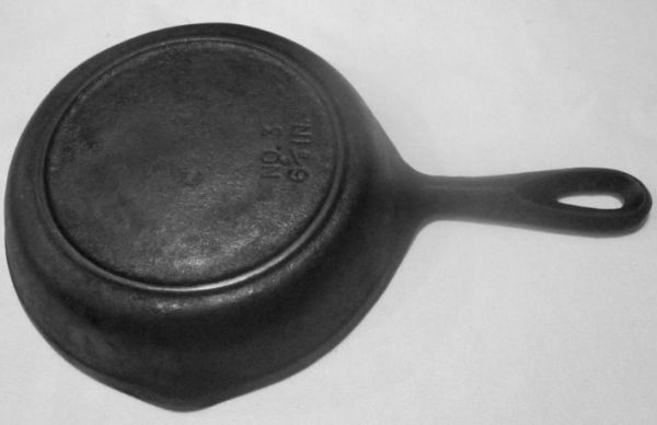 VERY UNIQUE Unmarked Cast Iron Divided Breakfast Skillet Diagonal