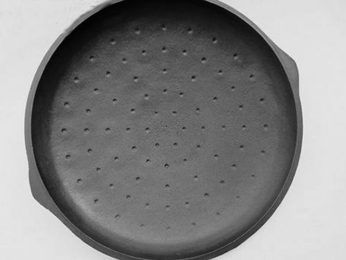 How to ID a Vintage Cast-Iron Skillet — and Tell Its Quality