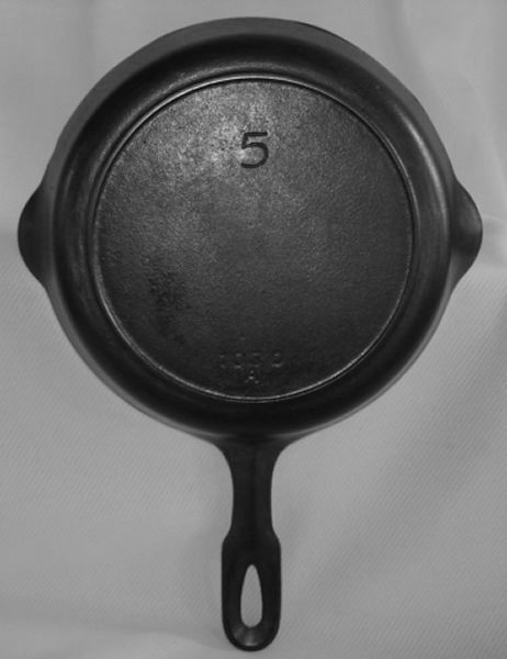 Cast Iron Rook! I can't get my cast iron as smooth and glossy looking as  some of you get thrift store cast iron pans! I attribute the smooth pan to  a well