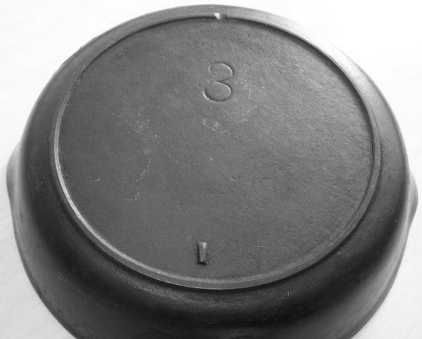 Vintage Lodge Cast Iron Markings 4