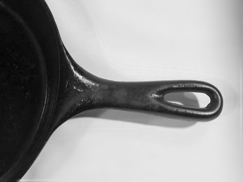 How to ID a Vintage Cast-Iron Skillet — and Tell Its Quality