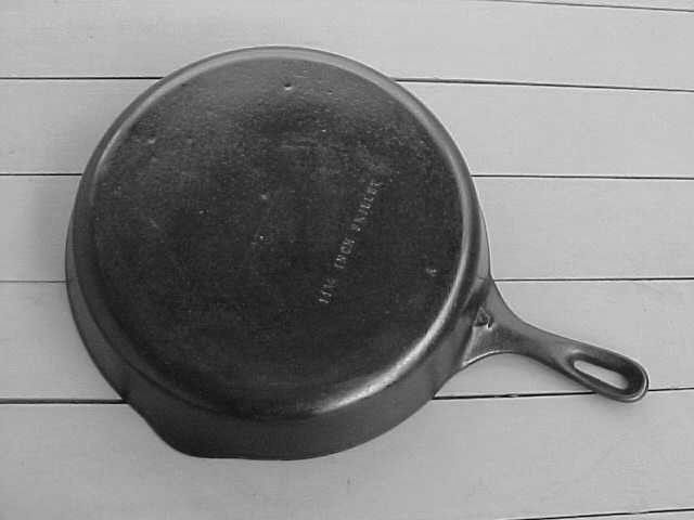 Vintage 5 Cast Iron Unmarked Wagner 8 Inch Skillet Made in USA 