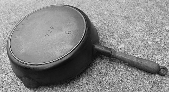 Unmarked Cast Iron Cookware Identification - The Cast Iron Collector:  Information for The Vintage Cookware Enthusiast